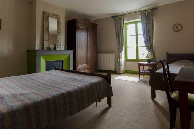 Les Volets Bleus Hotel Le Perreon Luaran gambar
